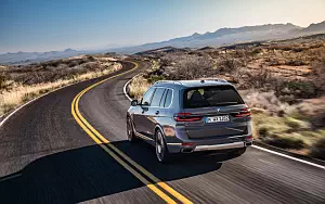 BMW X7 xDrive40i car wallpapers