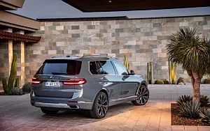 BMW X7 xDrive40i car wallpapers