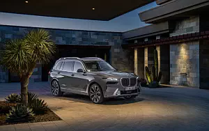 BMW X7 xDrive40i car wallpapers