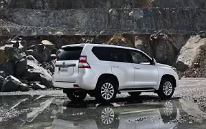 Toyota Land Cruiser Prado car wallpapers