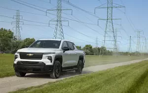 Chevrolet Silverado EV WT Crew Cab (Summit White) car wallpapers