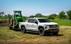 Chevrolet Silverado EV WT Crew Cab (Summit White) car wallpapers