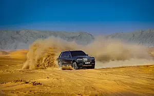 Off Road 4x4 Rolls-Royce Cullinan UAE-spec car wallpapers