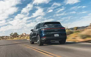 Porsche Cayenne E-Hybrid (Algarve Blue Metallic) car wallpapers