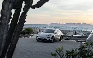 Porsche Macan Turbo (Ice Grey Metallic) car wallpapers