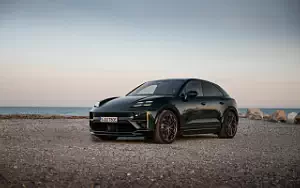 Porsche Macan Turbo (Porsche Racing Green Metallic) car wallpapers