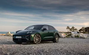 Porsche Macan Turbo (Porsche Racing Green Metallic) car wallpapers