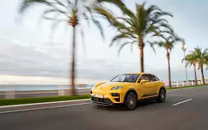 Porsche Macan Turbo (Speed Yellow) car wallpapers