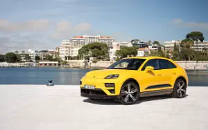 Porsche Macan Turbo (Speed Yellow) car wallpapers