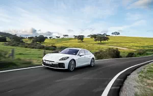 Porsche Panamera 4 E-Hybrid (Carrara White Metallic) car wallpapers