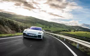 Porsche Panamera 4 E-Hybrid (Carrara White Metallic) car wallpapers