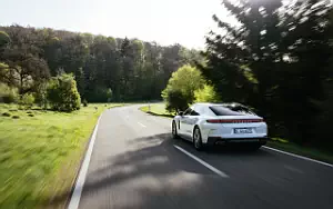 Porsche Panamera 4 E-Hybrid (Carrara White Metallic) car wallpapers