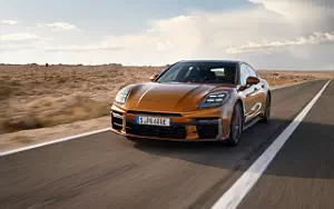 Porsche Panamera Turbo E-Hybrid (Madeira Gold Metallic) car wallpapers