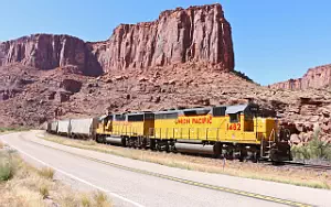 Union Pacific Railroad freight train wallpapers